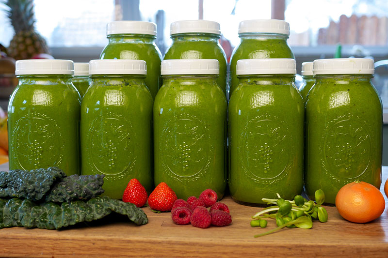 Read more about the article Batch Blending Green Smoothies = Health Benefits & Convenience